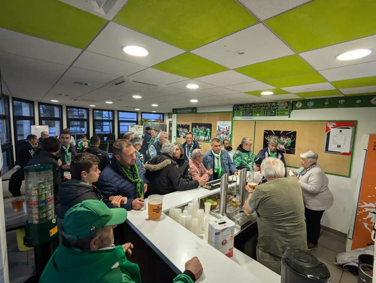 Fédération des associés supporters stéphanois - Siège et bar (3)