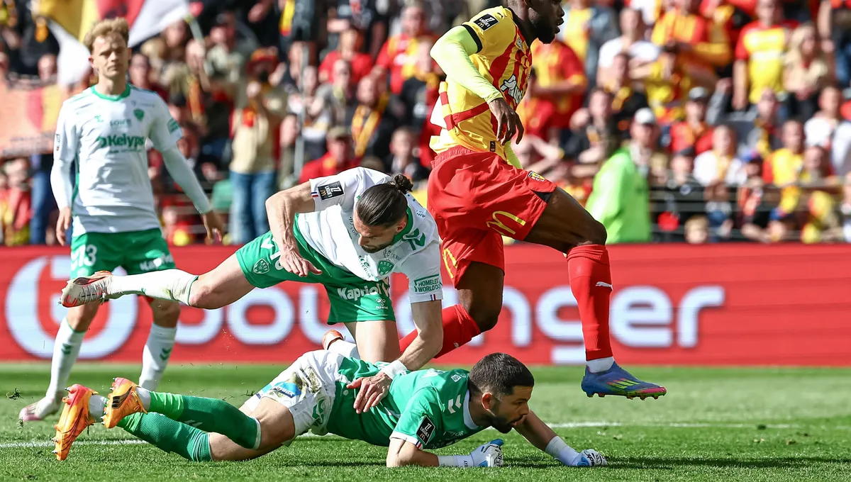 Les Verts ont concédé à Lens leur 17e défaite de la saison. © AFP - Sameer Al-DOUMY